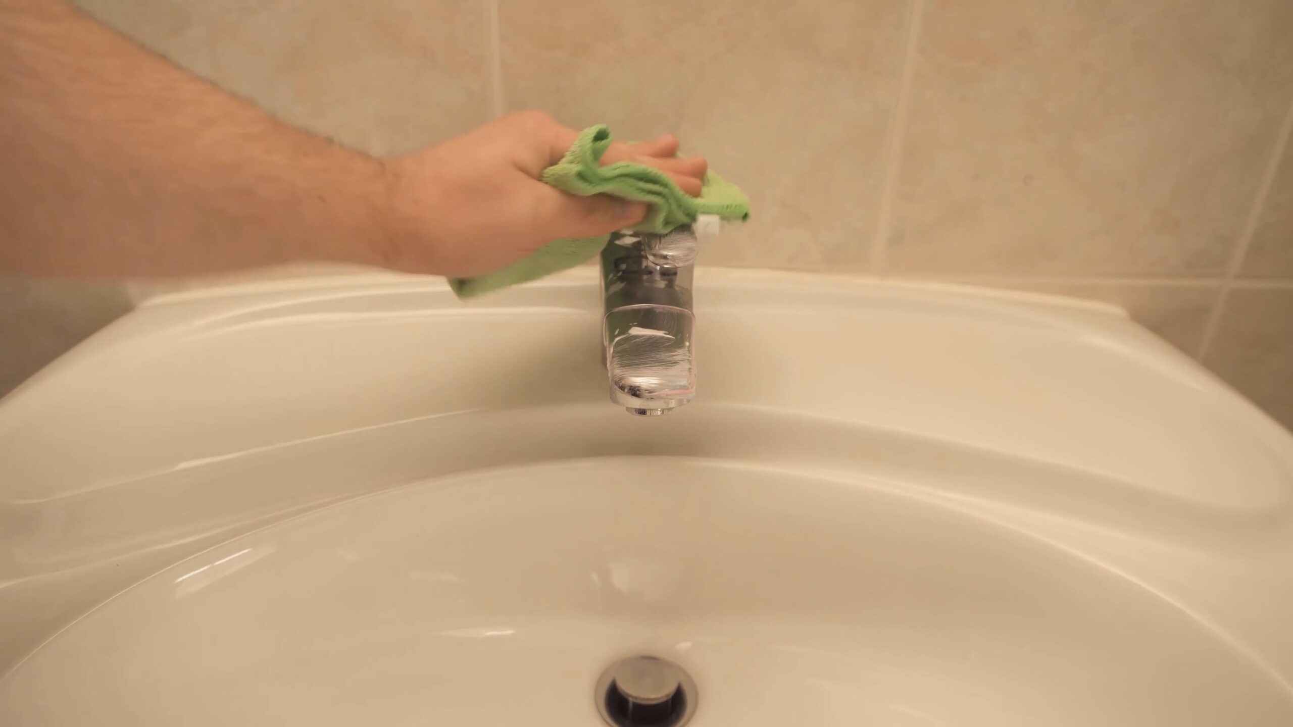 Toothpaste cleaning hacks