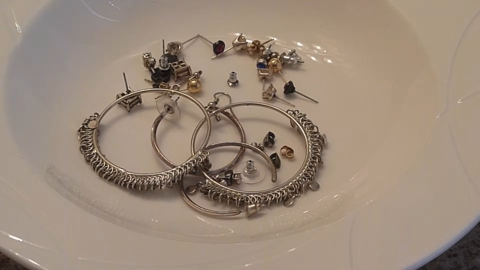 Clean jewelry with toothpaste