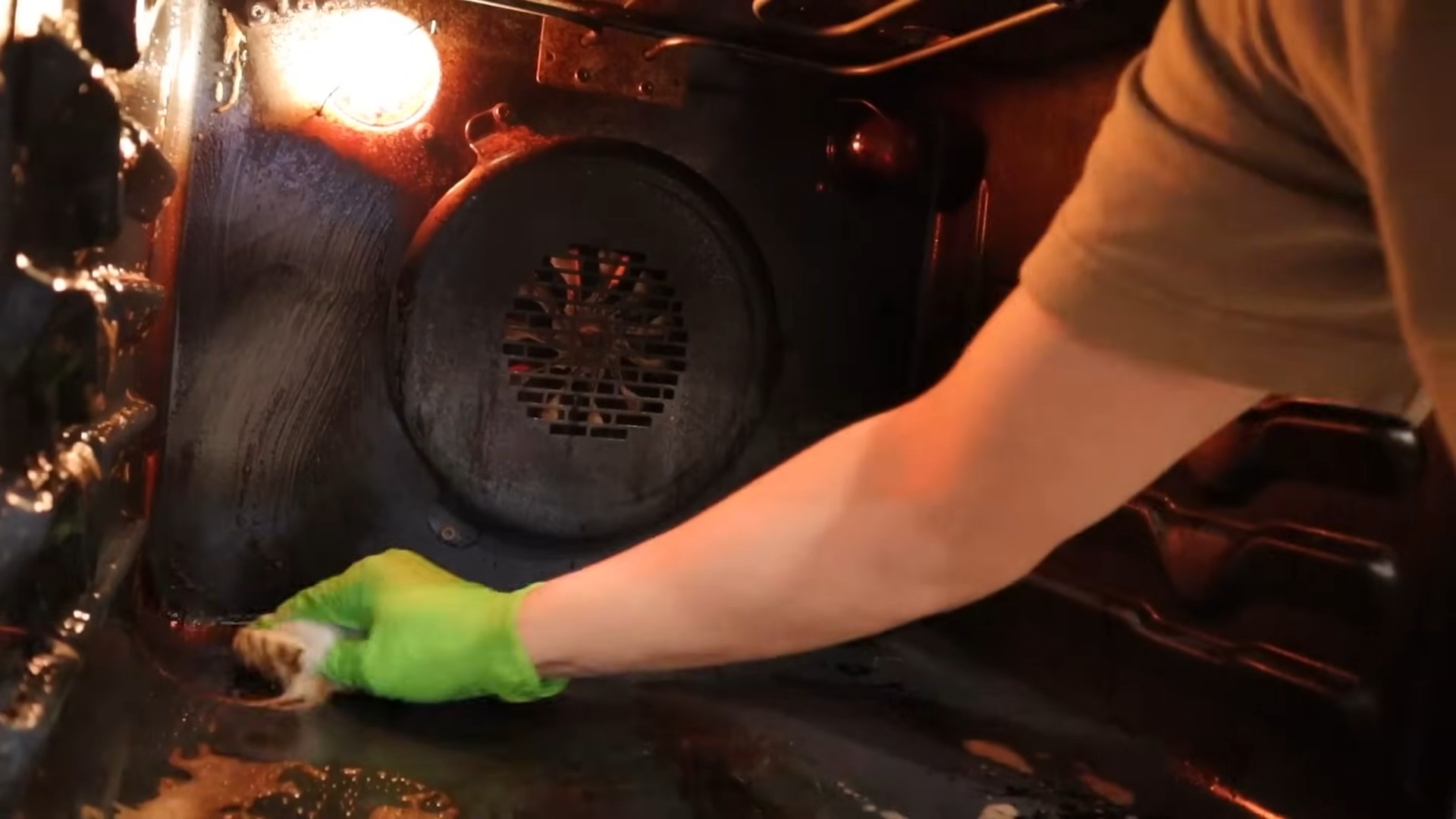 Lemon Baking Soda Oven Cleaner